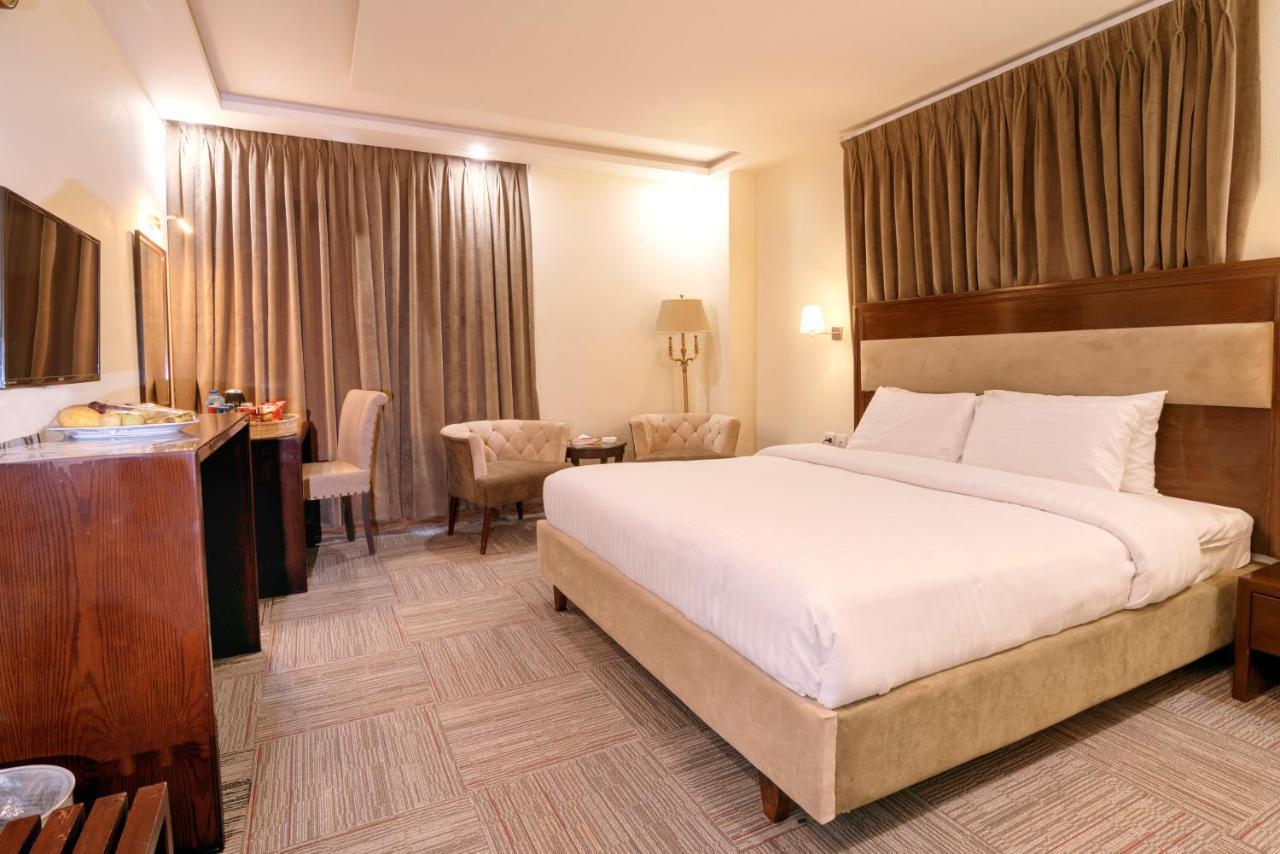 Hotel One Naran Esterno foto
