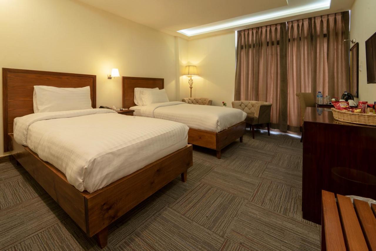 Hotel One Naran Esterno foto