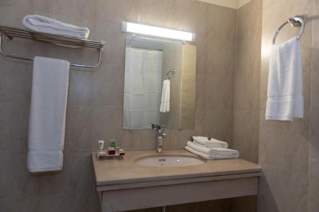 Hotel One Naran Esterno foto